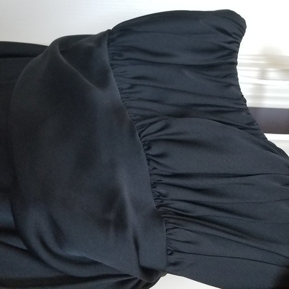 Long black gown, size 20 - Picture 2 of 5